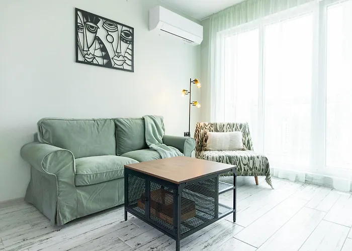 Dream アパート ヴァルナ